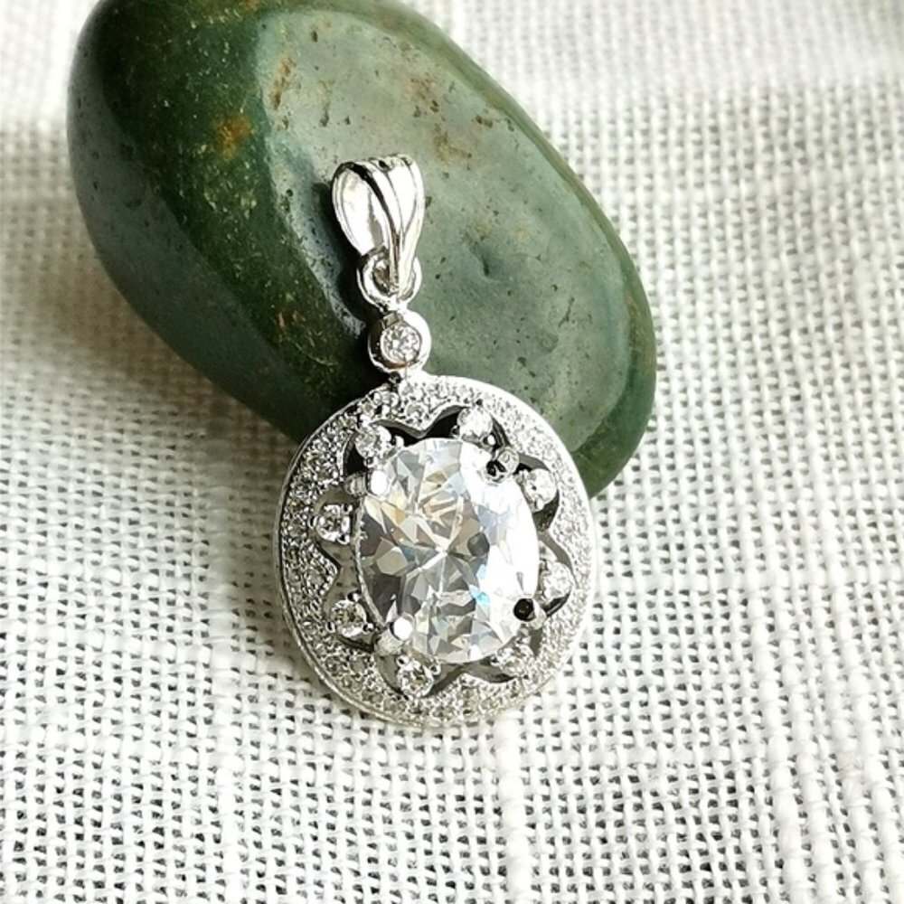 Sterling Silver CZ pendant 🆕